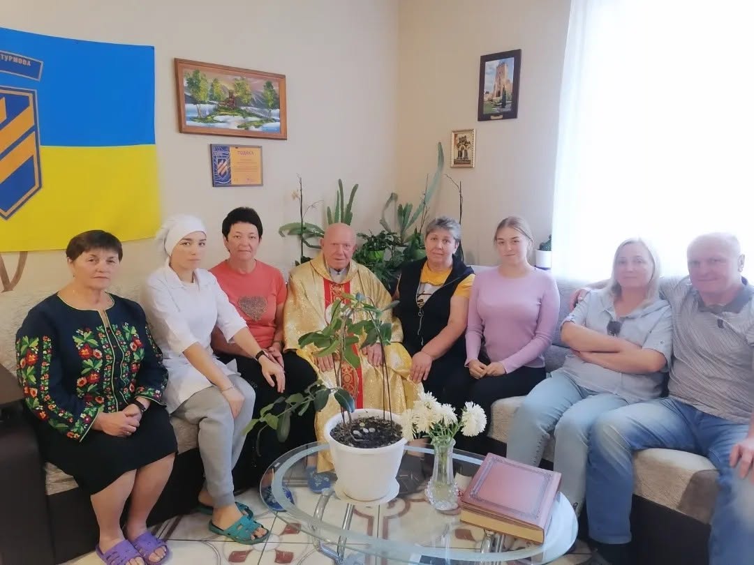 Спільне фото гостей у залі Життєдару